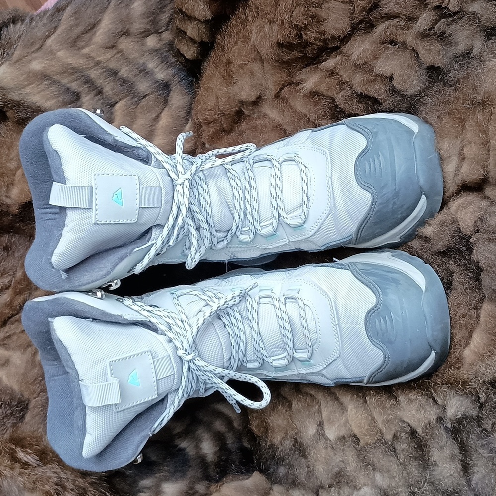 Ozark Trail Blue and Gray Winter Boots with Chunky Sole